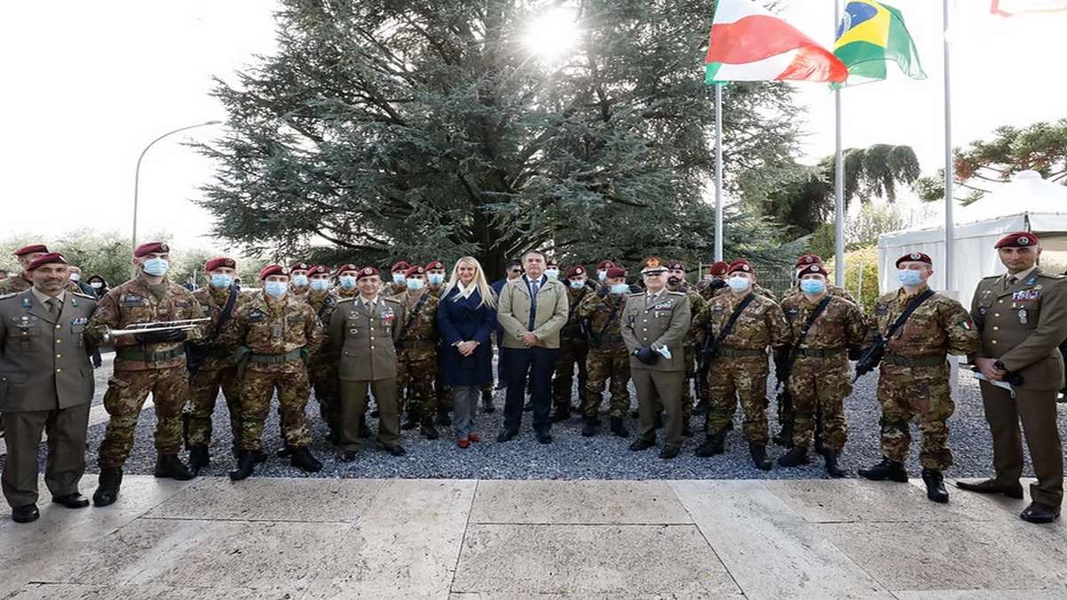 Cerimônia Em Memória Dos Pracinhas Brasileiros Falecidos Na Segunda Guerra Mundia