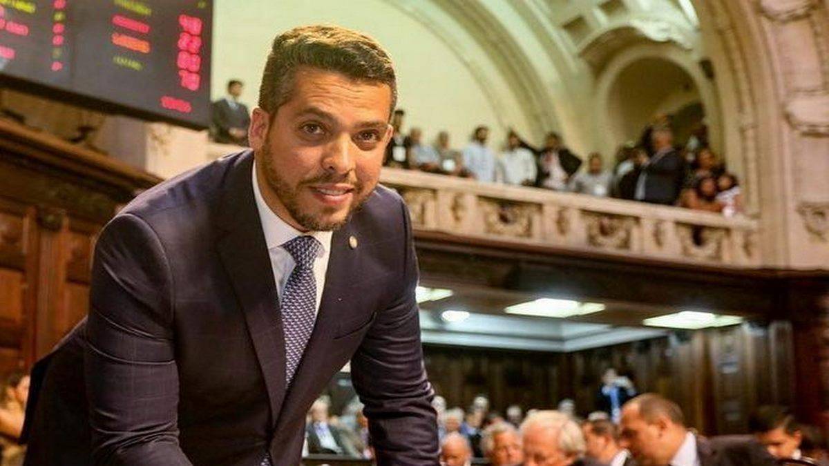 Deputado Rodrigo Amorim Protocolou Pedido Para Homenagear Maurício Souza