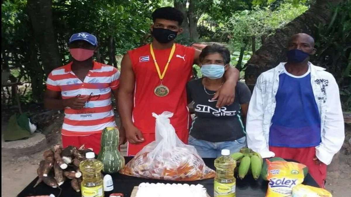 Ditadura Cubana Premia Com Cesta Básica Boxeador Que Ganhou Medalha De Ouro Em Competição