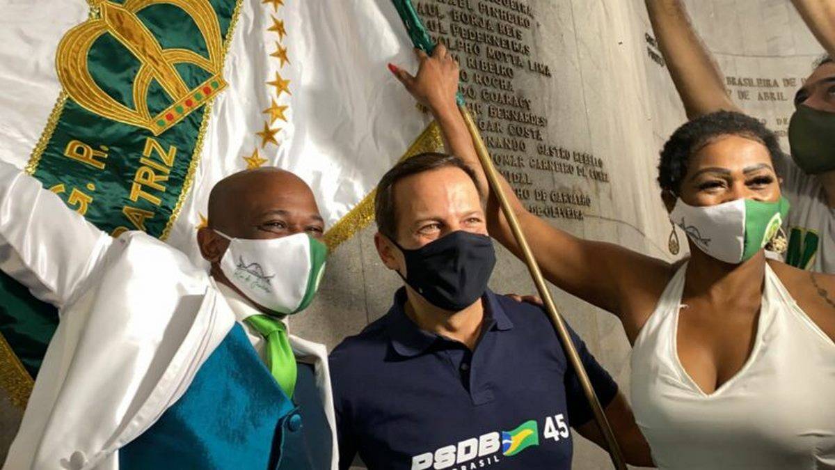 Doria Faz Evento Com Escola De Samba E Provoca Aglomeração