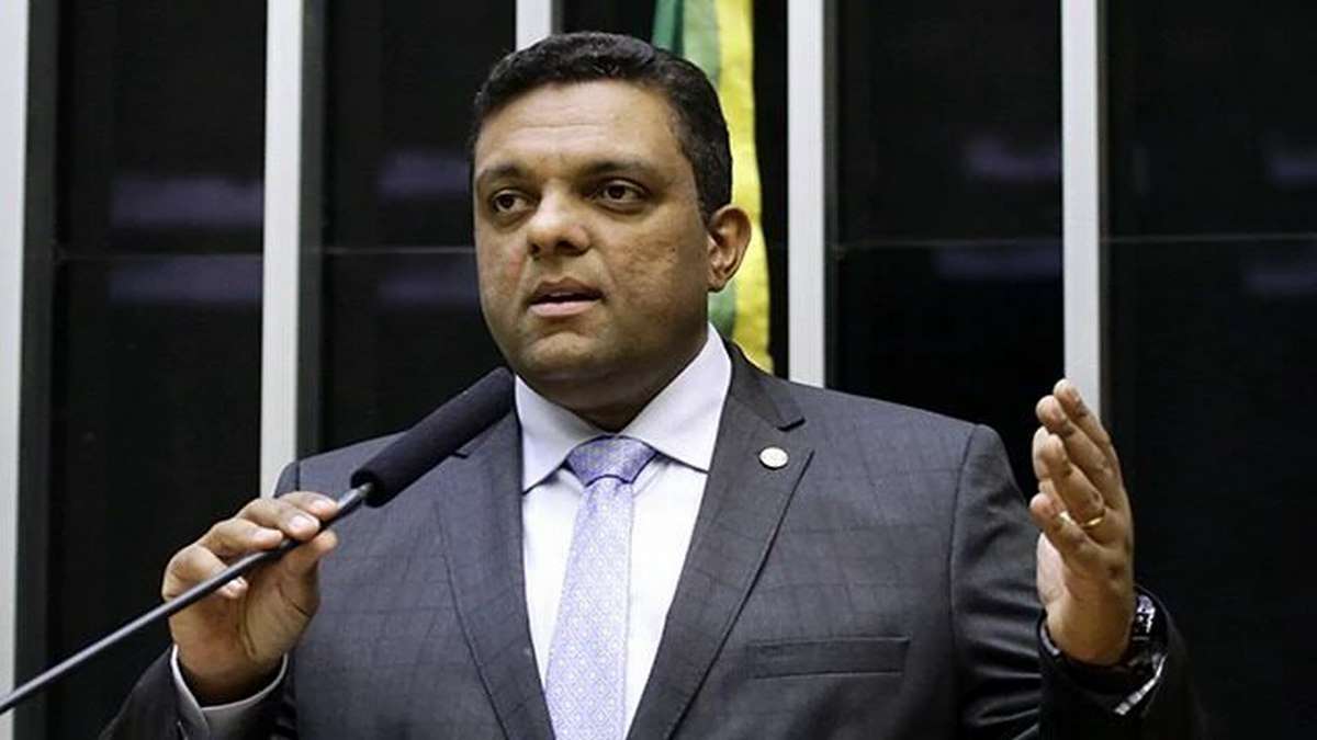 Gleisi Hoffmann Associa Pastores A Criminosos E Deputado Otoni Aciona PGR Contra A Petista