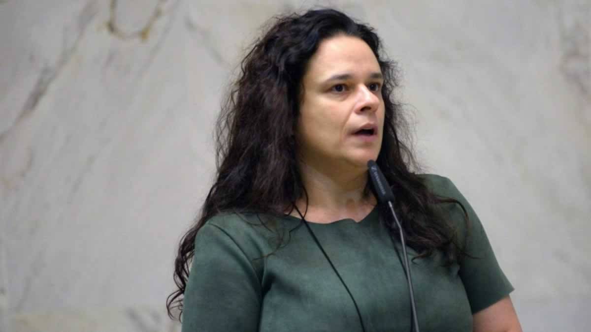 Janaina Paschoal Diz Que Nem Amarrada Vota No PT