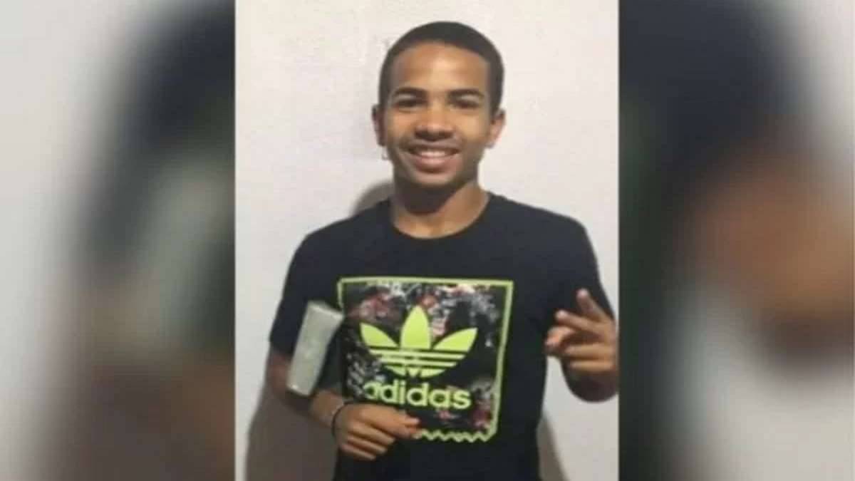 Jovem De 22 Anos Morreu Durante Uma Partida De Futebol