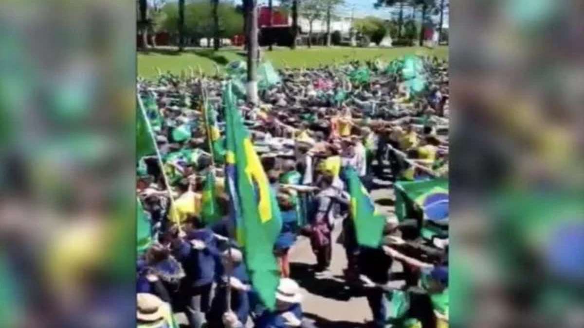 Manifestantes Protestavam Durante O Bloqueio De Estradas Que Após Segundo Turno Das Eleições