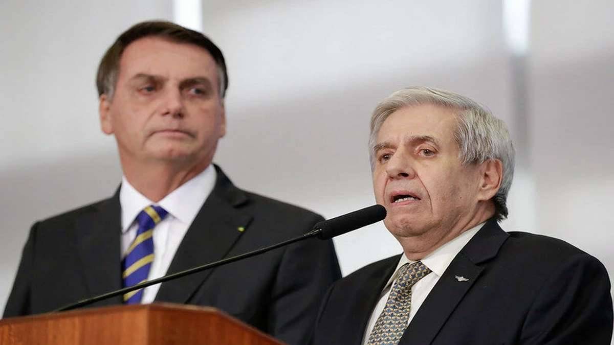 Ministro Chefe Do Gabinete De Segurança Institucional, General Augusto Heleno, Ao Lado Do Presidente Jair Bolsonaro FotoPR Carolina Antunes