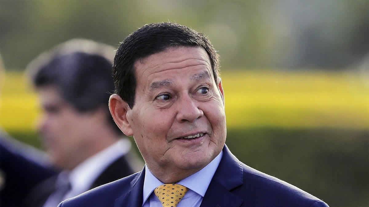 Mourão Participa De Reunião Com Integrantes Do PCdoB