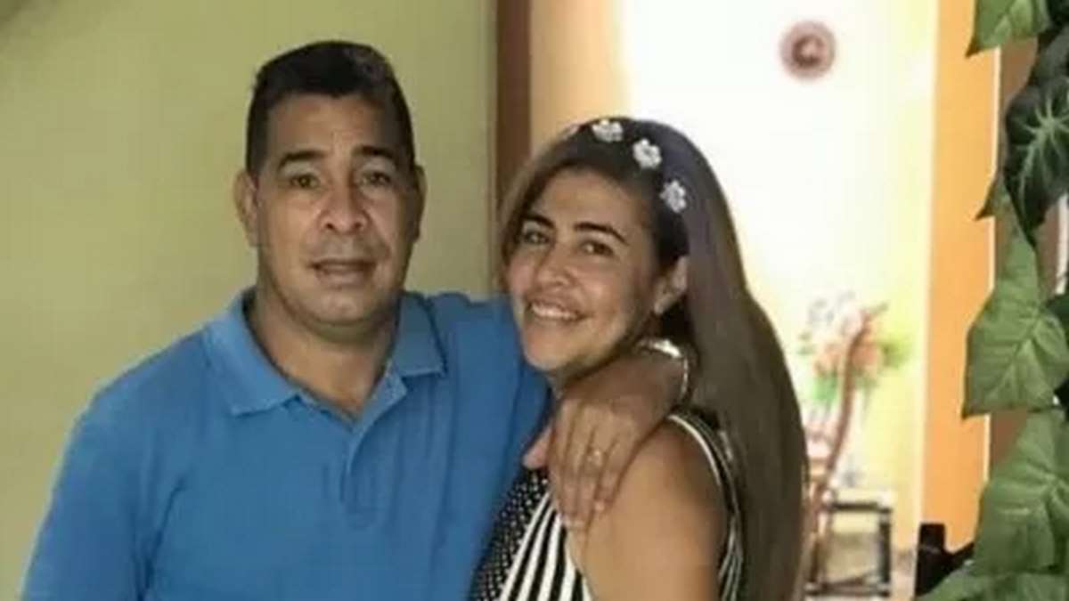 Pastor Lorenzo Rosales Fajardo E Sua Esposa Maridilegnis Carballo