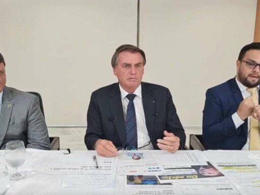 Presidente Jair Bolsonaro Em Sua Live Semanal