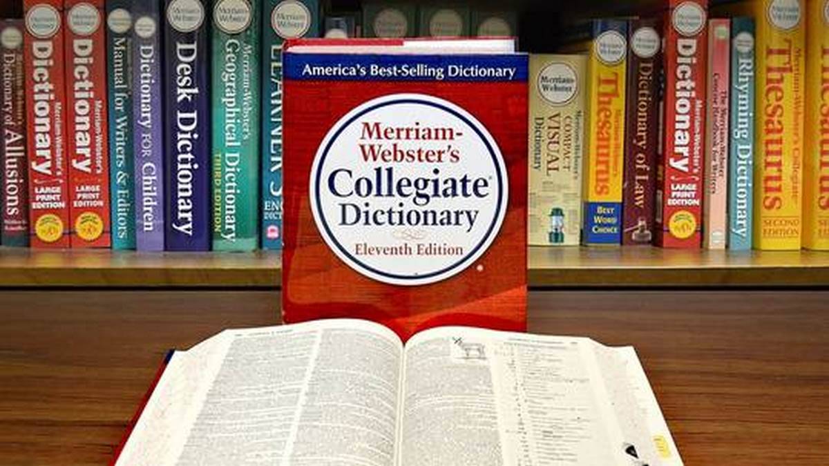 Uma Cópia Aberta Do Merriam Webster's Collegiate Dictionary